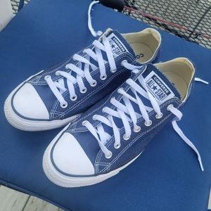 M9.5 W11.5 Navy Converse sneakers